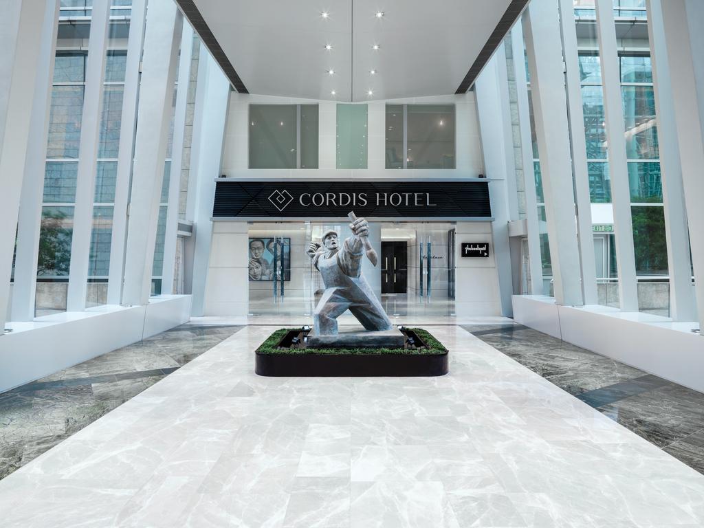 Cordis, Hong Kong Hotel Exterior photo